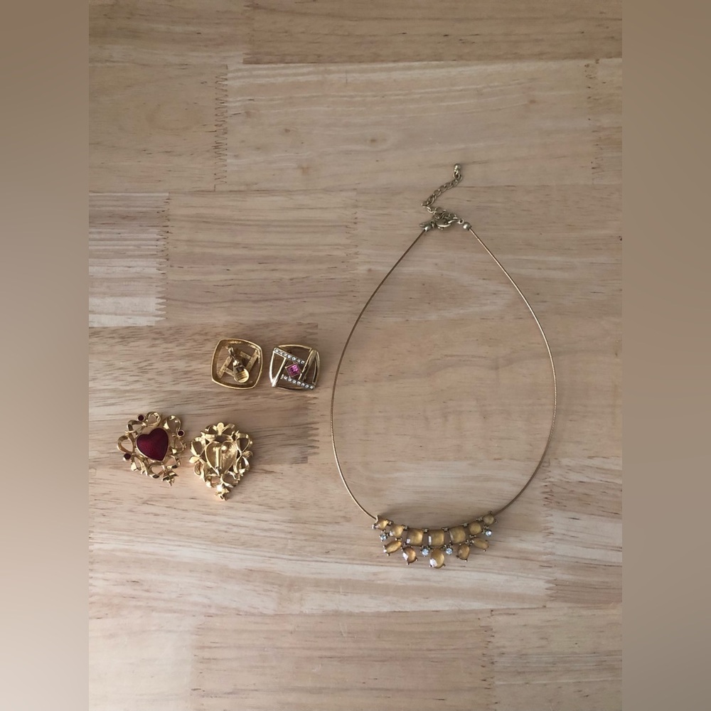 Bundle of two vintage earrings and a choker